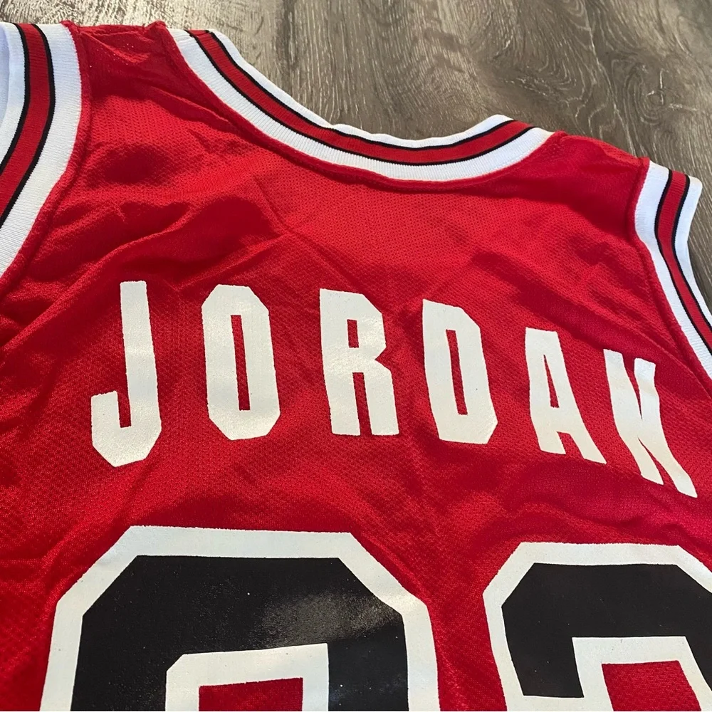 Michael Jordan True Vintage 90s Chicago Bulls Champion Jersey - Picture 12 of 13